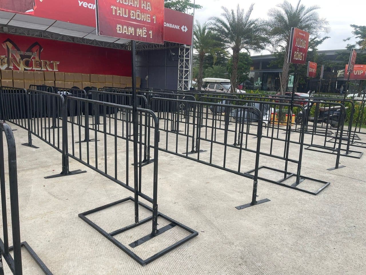 HÀNG RÀO PHÂN LUỒNG - 4