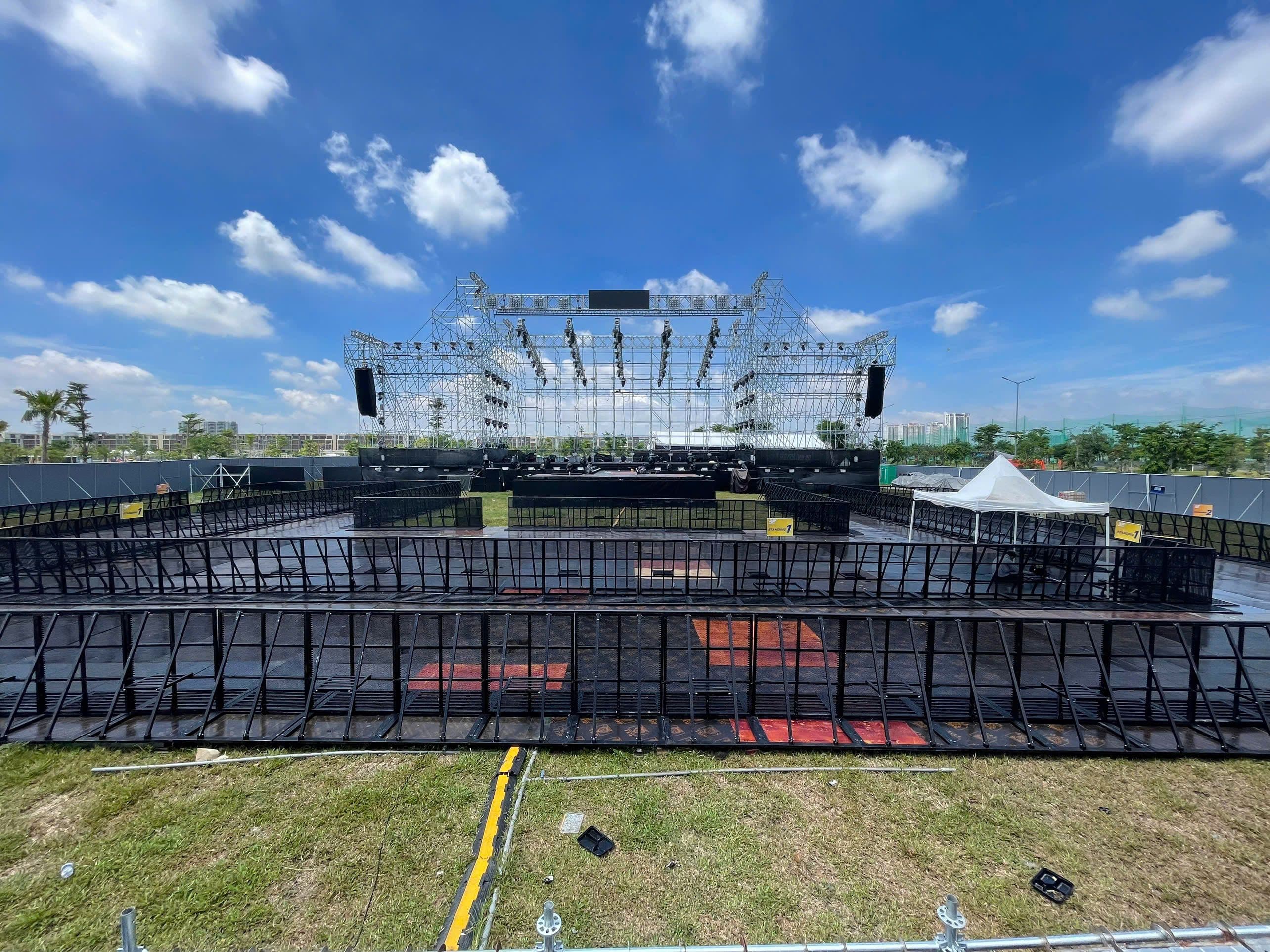 HÀNG RÀO CHỐNG BẠO ĐỘNG - 9