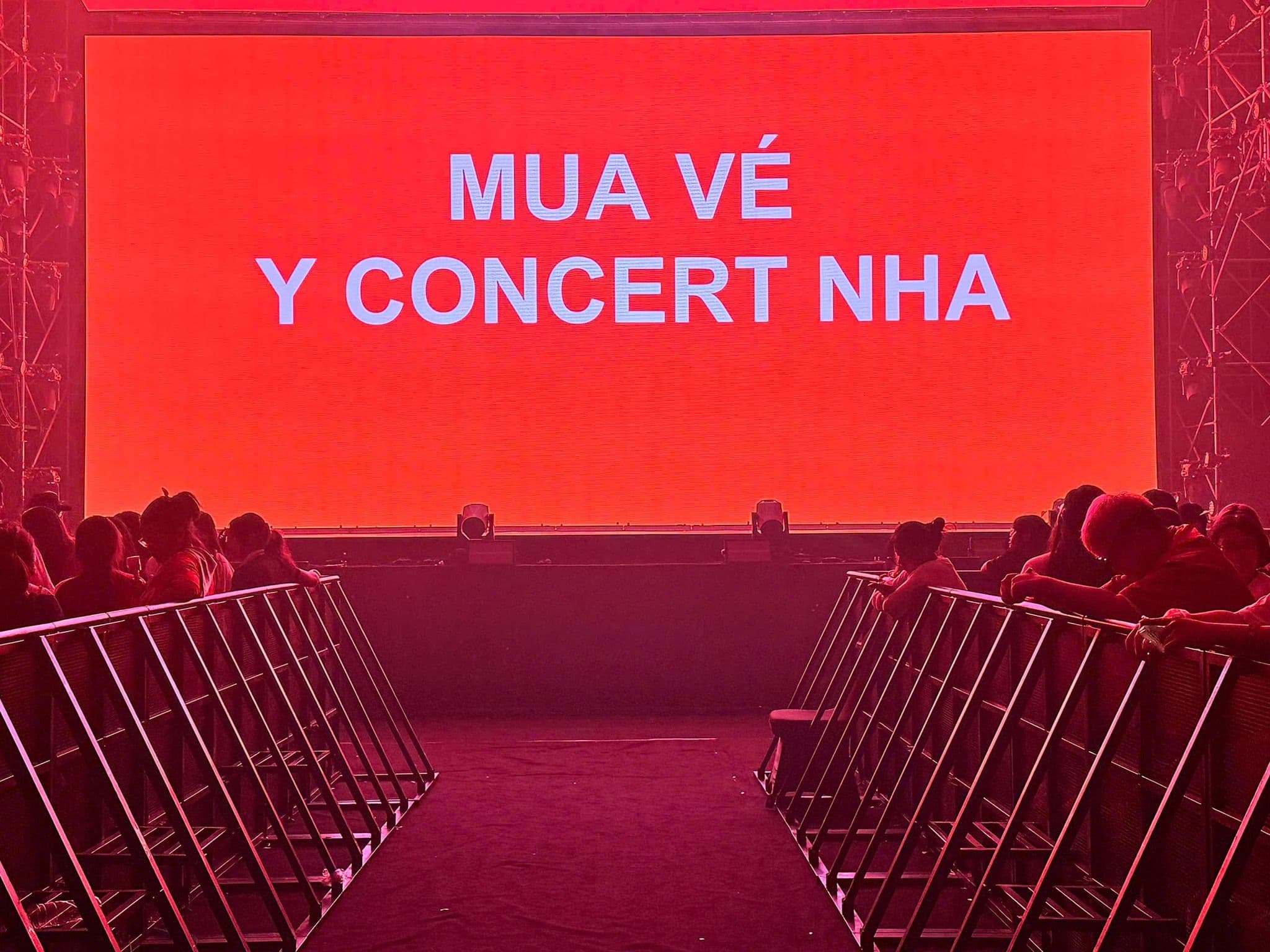 HÀNG RÀO CHỐNG BẠO ĐỘNG - 2