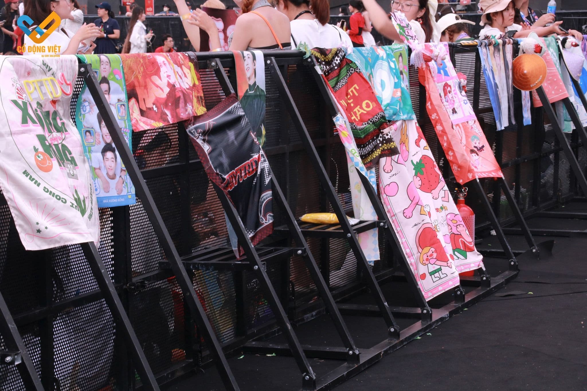 HÀNG RÀO CHỐNG BẠO ĐỘNG - 3