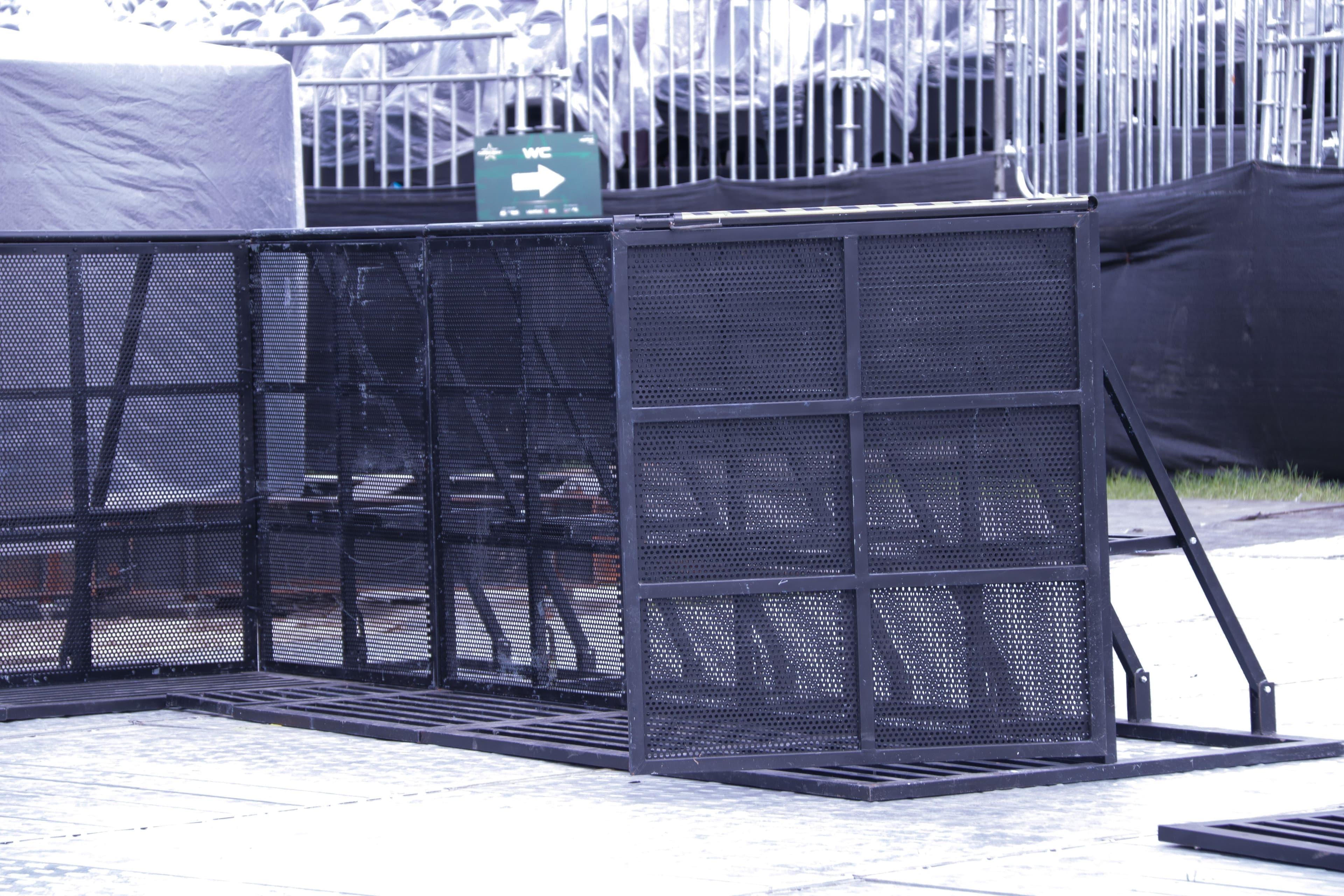 HÀNG RÀO CHỐNG BẠO ĐỘNG - 15